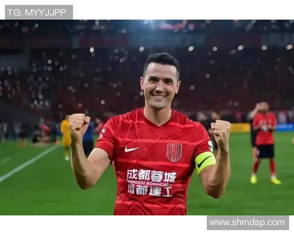 二选一！31岁中超尖端后腰周定洋转会在即，两大新贵球队报价抢人